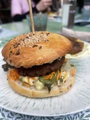 Beyond Meat burger  at Délices Veggies in Metz