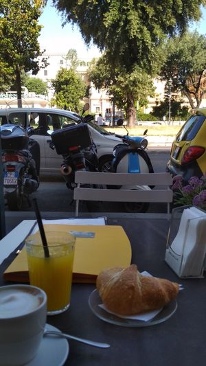 Relaxed breakfast at Vitality Food in Rome