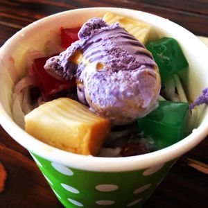 #veganhalohalo #jesusmaryjoesph ‼️‼️‼️‼️‼️‼️ I had to eat this in my car ?, that’s cool how my car looks just like this car ?  ....It’s da ?! It didn’t have an overbearing sweetness that it usually does for me and I enjoyed every bit of it, and look how cute the container is! Nick’s did this right!  at Nick's Kitchen in Daly City
