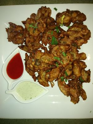Vegetable Pakora with chutneys at Masala April 23, 2018. Photo - Larry R. Erickson at Masala Indo-Pak Cuisine in Loma Linda