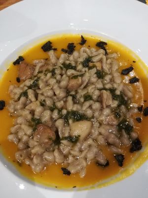 Spatzle di funghi porcini su vellutata di zucca at Farina & Co in Bergamo