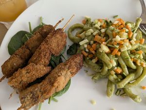 Seitan skewers and lemon pesto pasta at Il Margutta in Rome