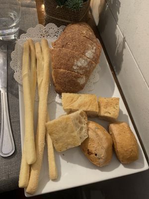 Most delicious bread serving to date at Il Margutta in Rome