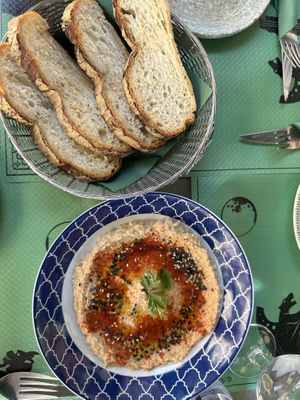 Lentil hummus and bread  at Escalones de la Lonja in Valencia