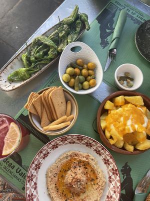 Most of their vegan options in a picture   at Escalones de la Lonja in Valencia