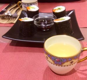 Apero met sake en sushi at De Groene Waaier in Ghent