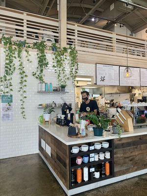 Order pickup  at Morning Brew - Kaka'ako in Honolulu