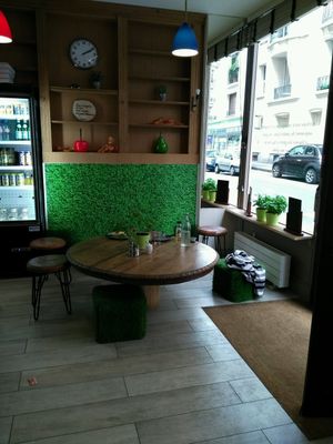 Intérieur at Happiz - Sablons in Paris