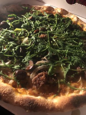 Vegan takeaway pizza with beyond meat faux steak pieces.  at Happiz - Sablons in Paris