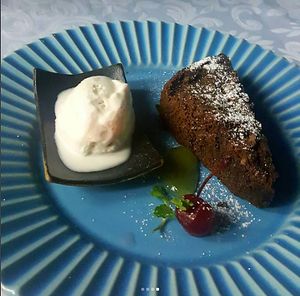 Bolo de chocolate com sorvete de coco at Emporio Gourmet in Joao Pessoa