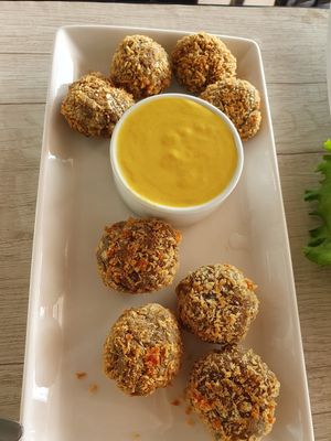 Nuggets with sauce at Restaurant Paracas in Paracas