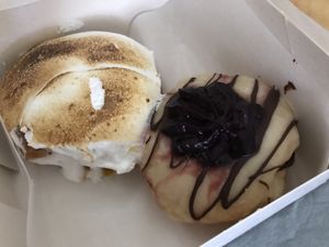 Doughnuts deliciosos at Delish Vegan Doughnuts in Madrid