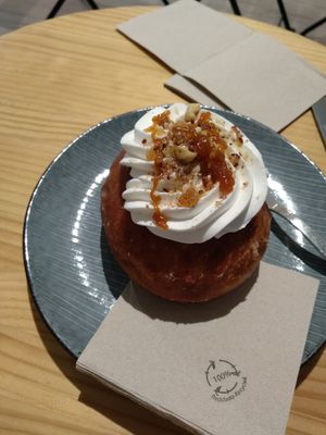 Praliné at Delish Vegan Doughnuts in Madrid