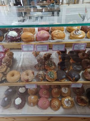 Donuts veganos at Delish Vegan Doughnuts in Madrid