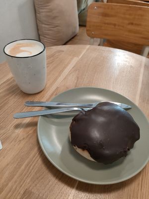  at Delish Vegan Doughnuts in Madrid