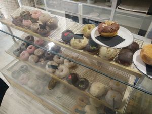 wide selection at Delish Vegan Doughnuts in Madrid