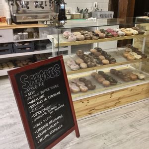 Doughnut heaven 💚 at Delish Vegan Doughnuts in Madrid