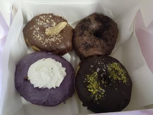4 doughnuts for 9,50€ at Delish Vegan Doughnuts in Madrid