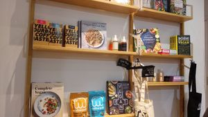 Lots of vegan products at Delish Vegan Doughnuts in Madrid