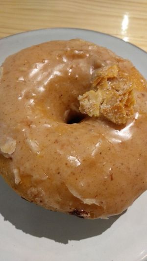 Donut de turrón at Delish Vegan Doughnuts in Madrid