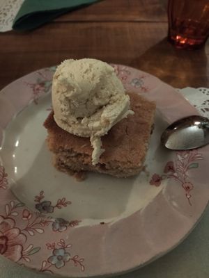 Brownie vegano de chocolate blanco at Musli in Torrelavega