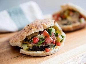 ... at Akko Hummus Bar in Leipzig