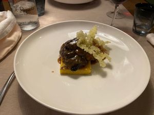 Polenta e funghi shitake con cipolle caramellate at Il Papeoto in La Spezia