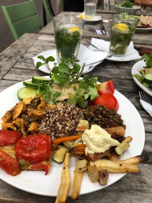 Dish of the day, and fresh tea  at Bolhoed in Amsterdam