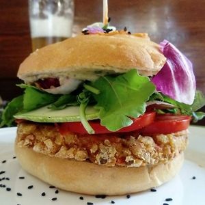 Veggie burguer at El Brot in Alp