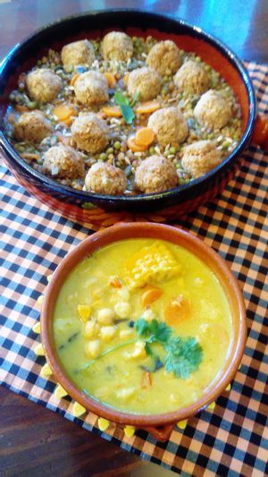 Todos los dias cocinamos platos distintos, segun temporada. cocina 100 % de mercado at El Brot in Alp