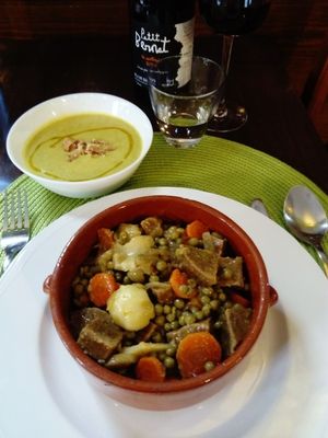 Elaboramos todos los platos de forma casera. Guiso de seitan. at El Brot in Alp