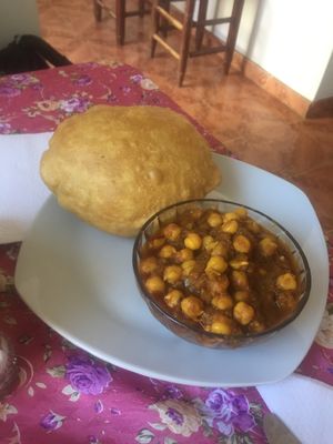 Chickpea curry + heavenly bread at Krishna Bhog in Huaraz