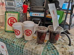 Drink sizes at Medel Deli  in Tokyo