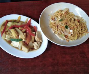 Stir-fried noodles and "chicken" with ginger at Bodhi Vegan in Paris