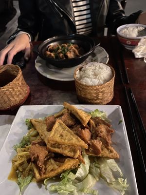 Tofu and « chicken »  at Bodhi Vegan in Paris