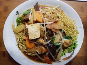 Nouilles croustillante  at Bodhi Vegan in Paris