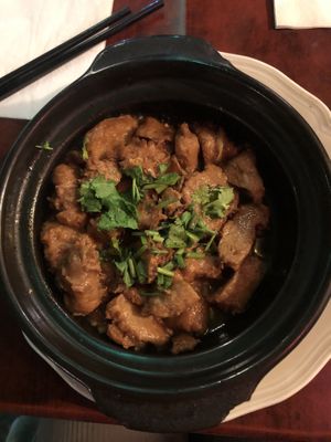 Caramelised ‘chicken’ clay pot  at Bodhi Vegan in Paris