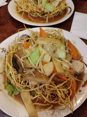 Crispy Noodles at Bodhi Vegan in Paris