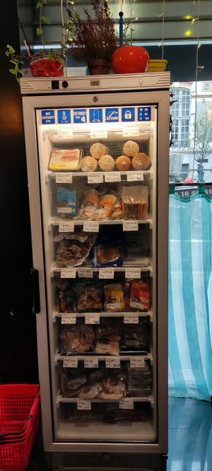 VEgan grocery at Bodhi Vegan in Paris