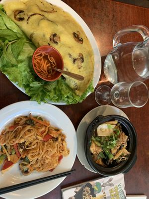 Vegan omelette, noodle, Buddha Bowl  at Bodhi Vegan in Paris