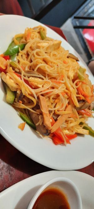 Tasty noodles at Bodhi Vegan in Paris