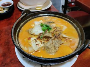 Beeff clay pot in satay sauce at Bodhi Vegan in Paris