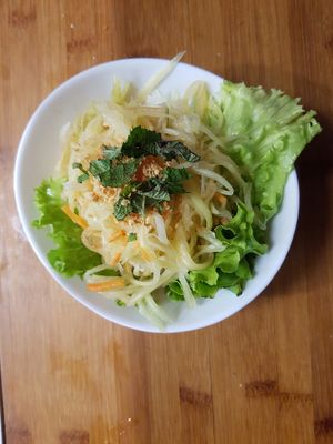 Salade papaye  at Bodhi Vegan in Paris