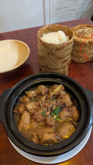 Chicken clay pot with sticky rice at Bodhi Vegan in Paris