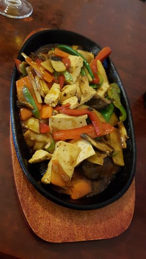 Fried tofu and vegetables at Bodhi Vegan in Paris