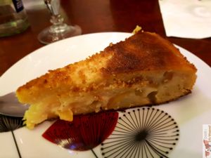 pear pie at Bodhi Vegan in Paris