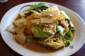 Pâtes de Riz Croustillants at Bodhi Vegan in Paris