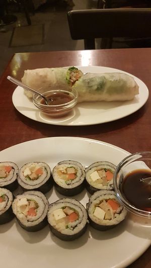 Cold spring rolls and Maki at Bodhi Vegan in Paris