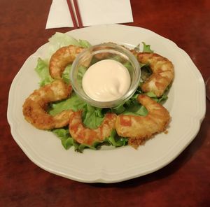 Tempura de crevettes avec sa sauce crémeuse at Bodhi Vegan in Paris