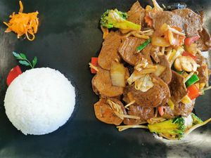 Vegan beef wok with veggies at Origami in Esch-sur-alzette